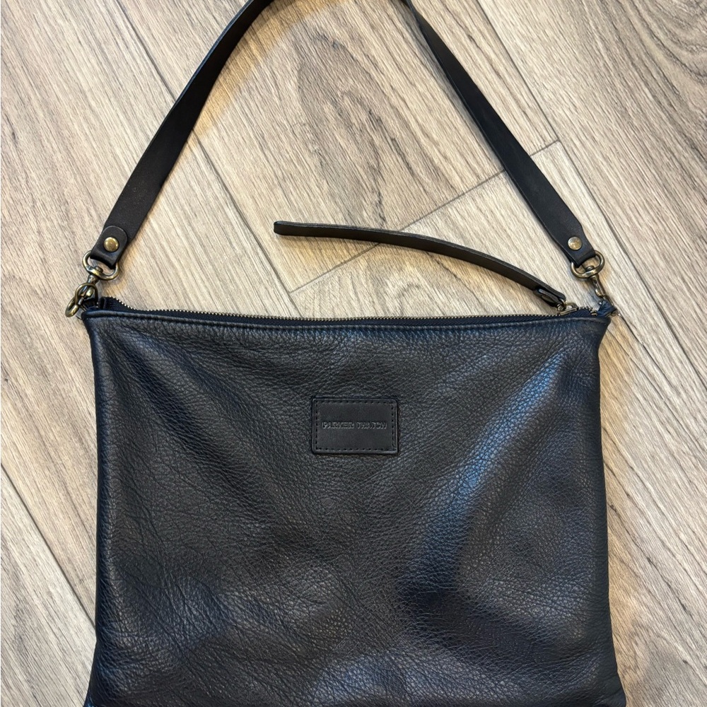 PARKER THATCH Black Leather Shoulder Bag